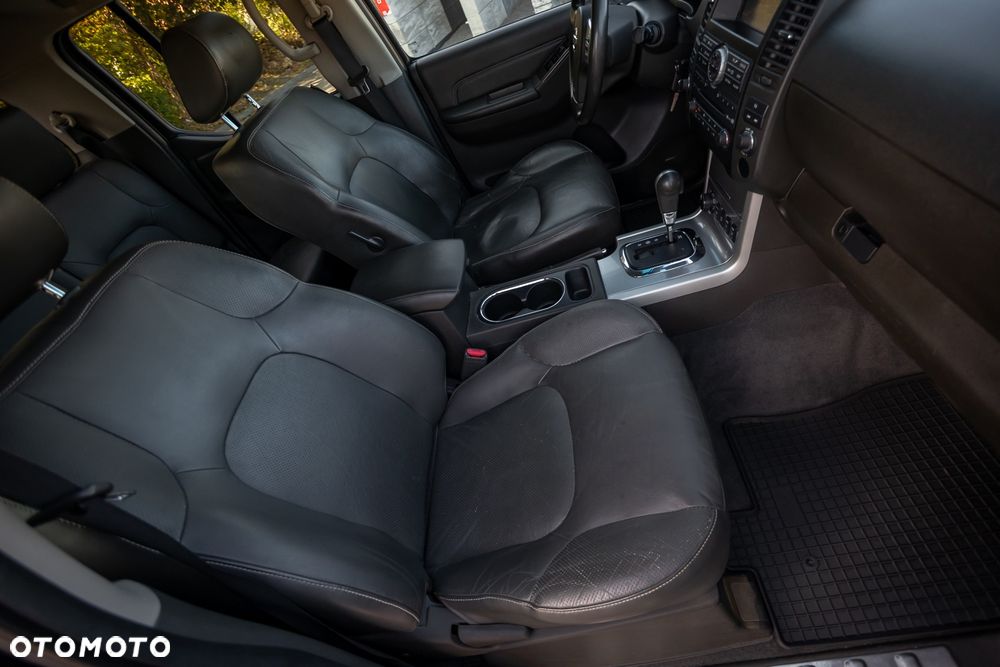 Nissan Navara 3.0 D V6 Platinum Long EU5 - 30