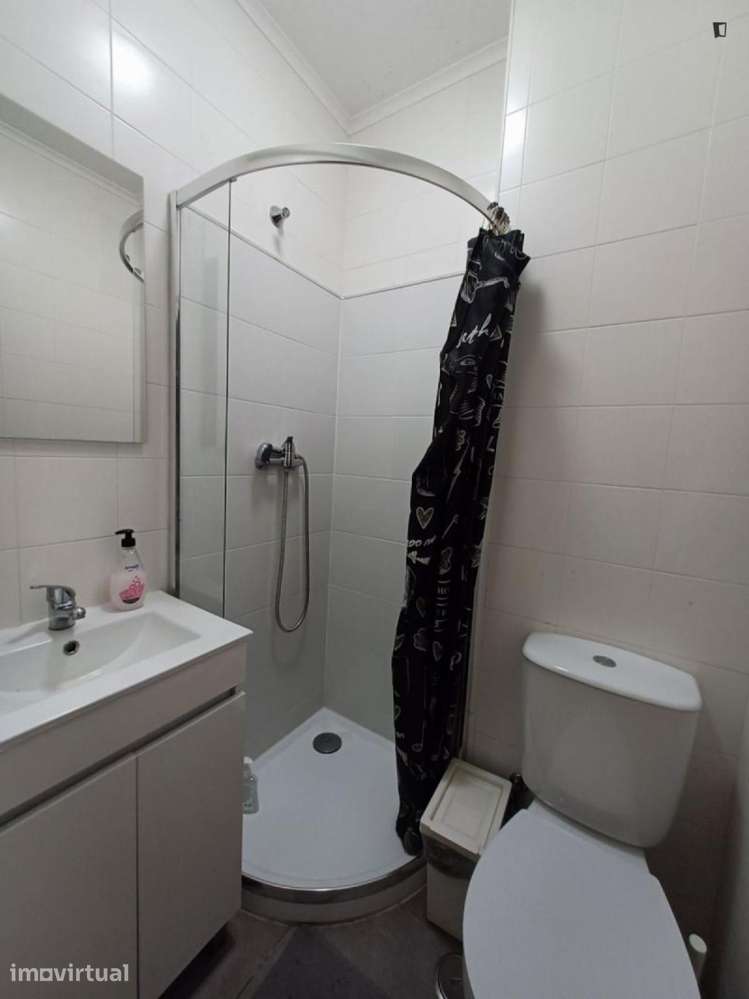 Quarto - localizado em Arroios Lisbon - Grande imagem: 3/35