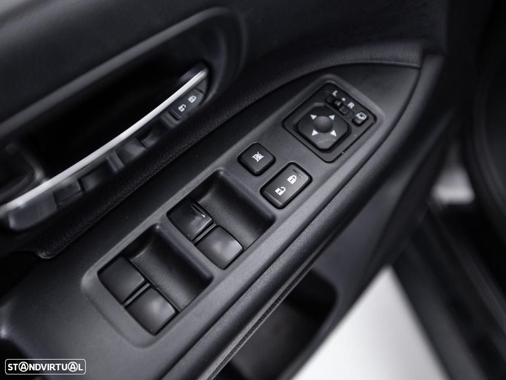 Mitsubishi Outlander - 15