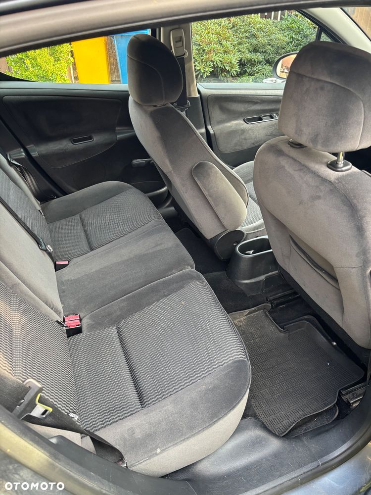 Peugeot 207 1.4 16V Presence - 11