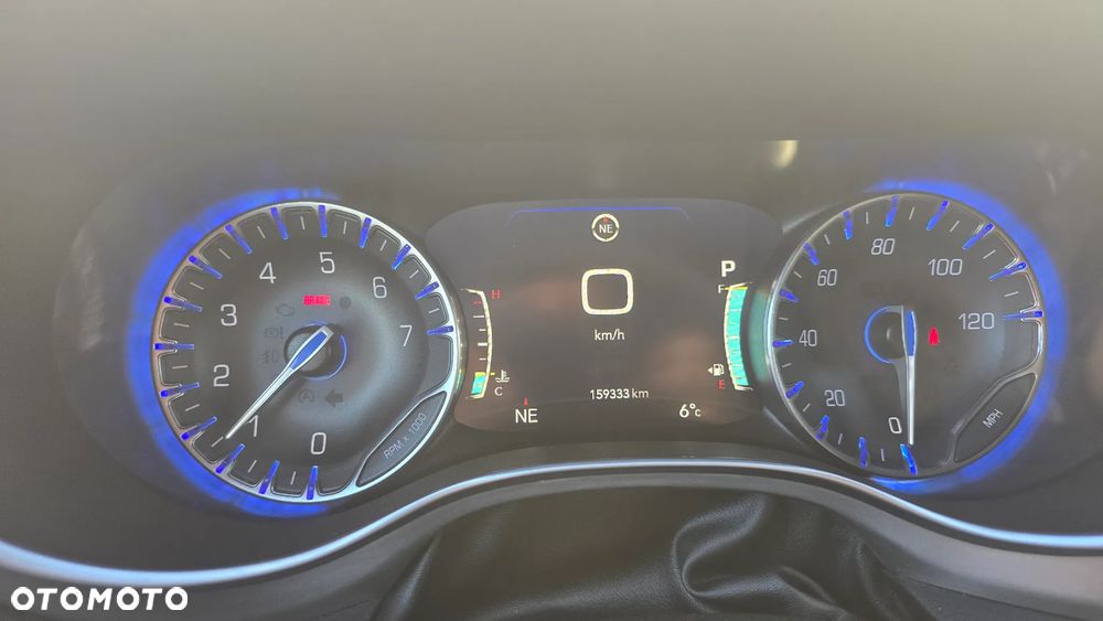 Chrysler Pacifica - 11