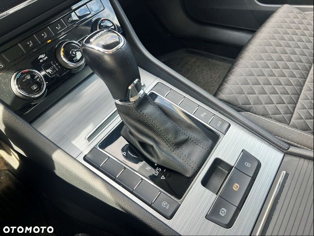 Skoda Superb 2.0 TDI SCR Ambition DSG - 31