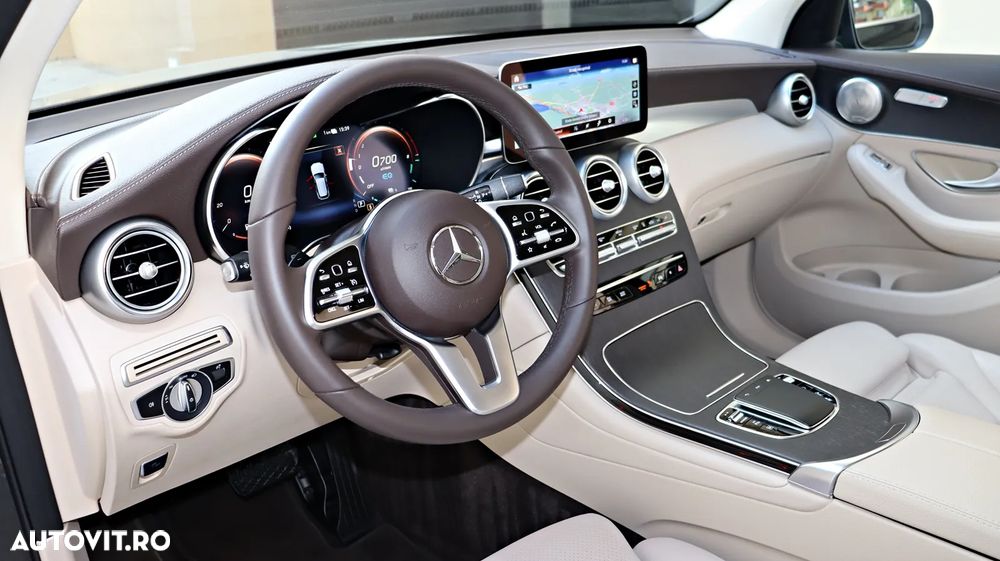 Mercedes-Benz GLC 300 e 4MATIC - 17