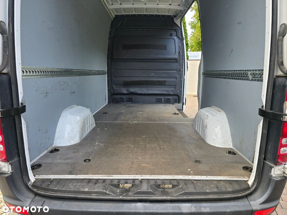 Mercedes-Benz Sprinter - 11