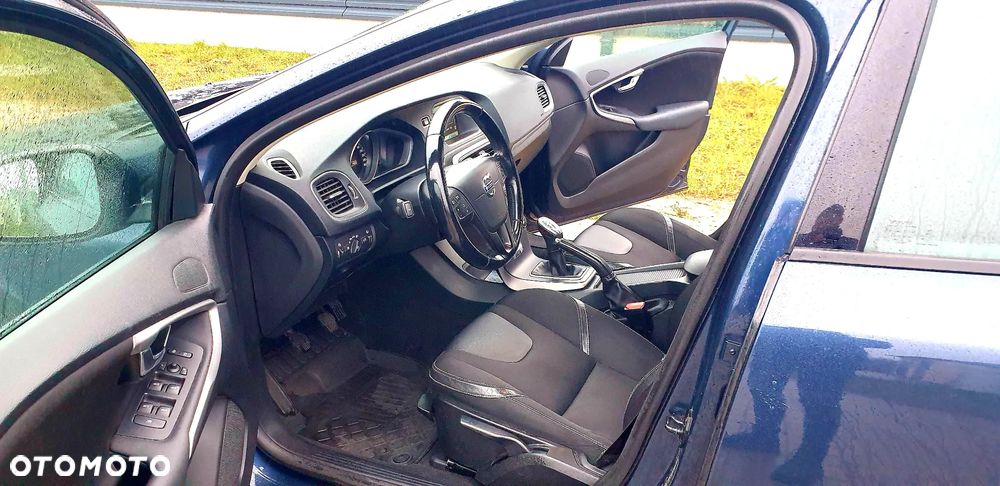 Volvo V40 D2 Momentum - 14