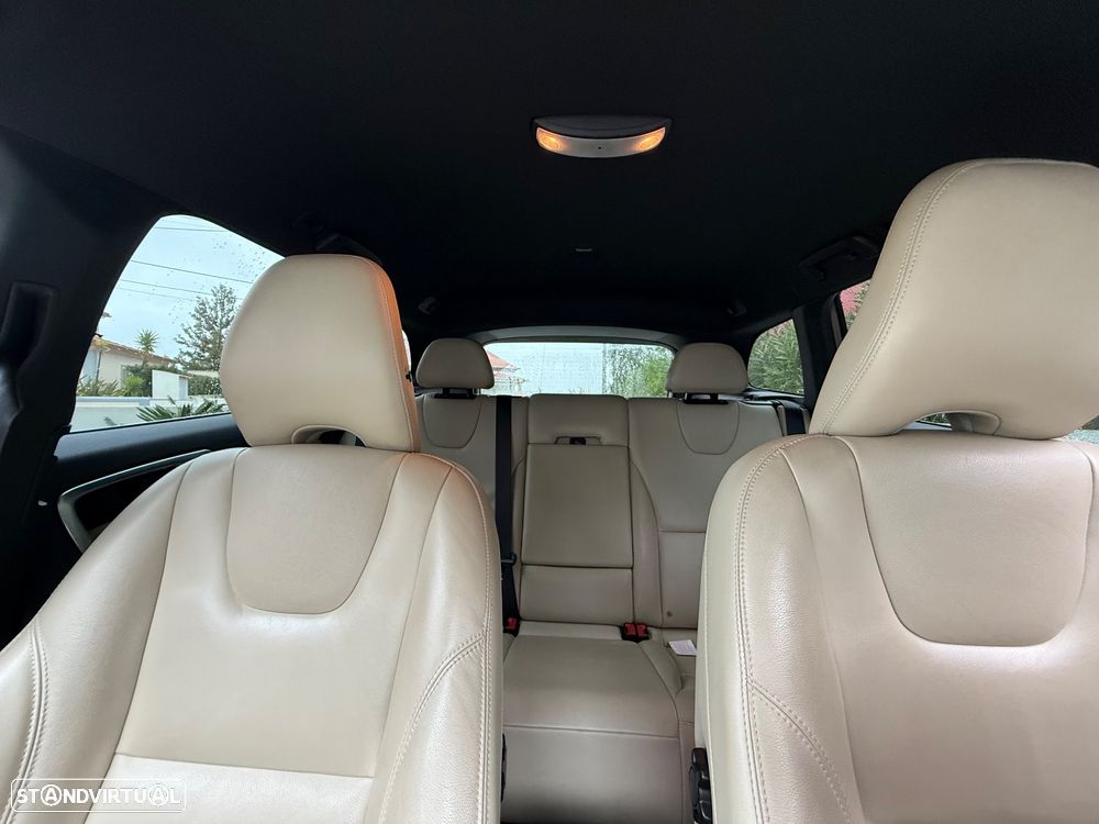 Volvo XC 60 D3 Geartronic Momentum - 3