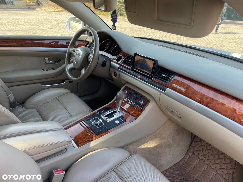 Audi A8 4.2 FSI Quattro - 6