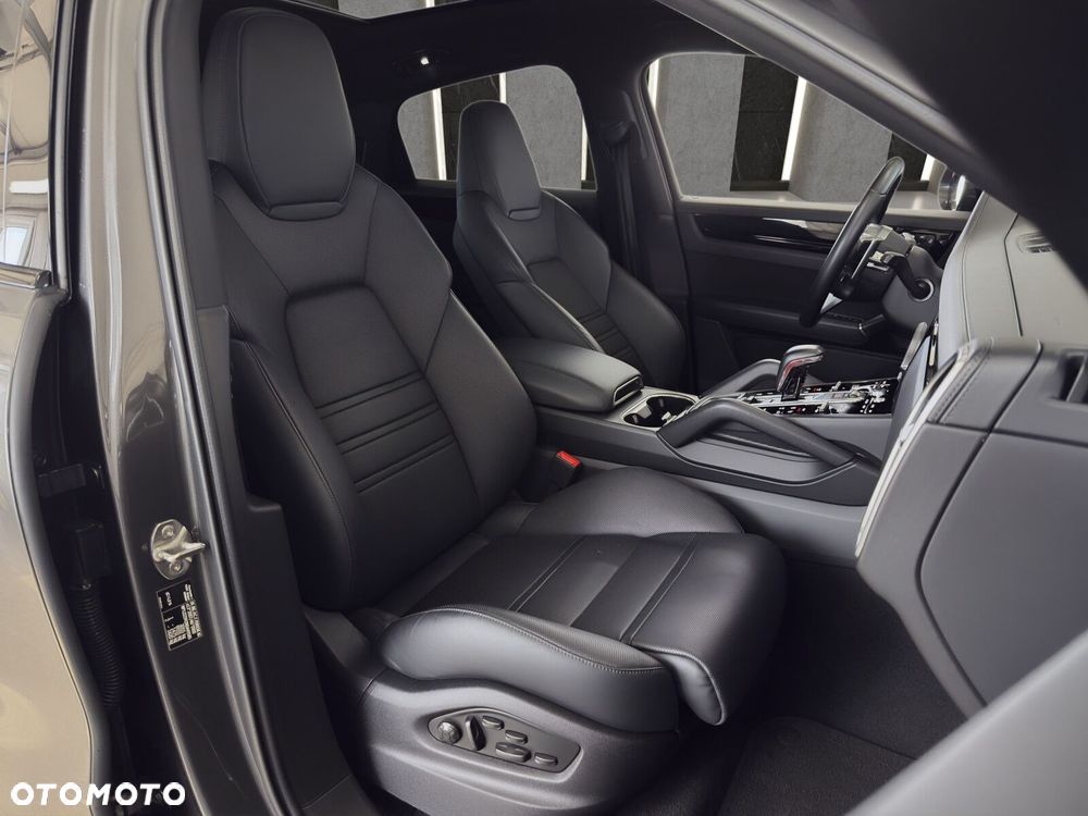 Porsche Cayenne - 18