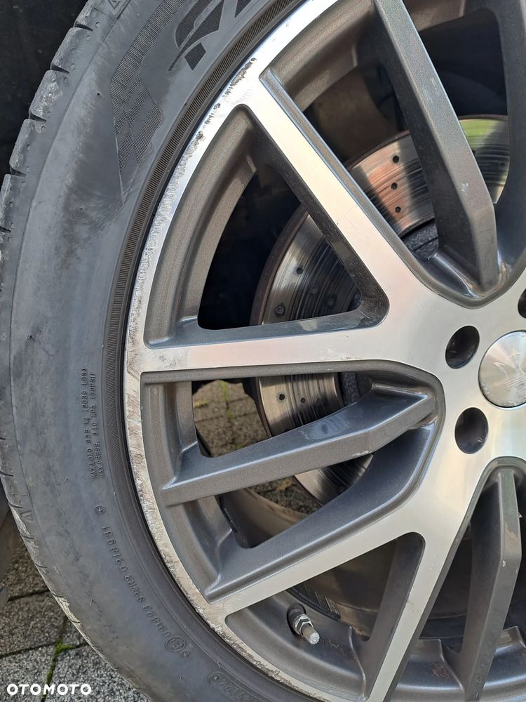 Maserati Levante - 23