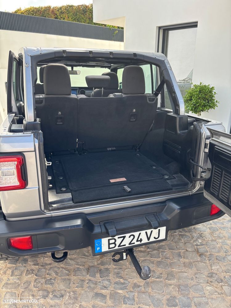Jeep Wrangler - 13