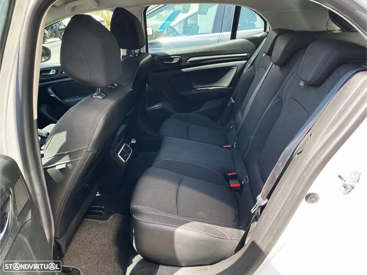 Renault Mégane 1.5 Blue dCi Intens - 10