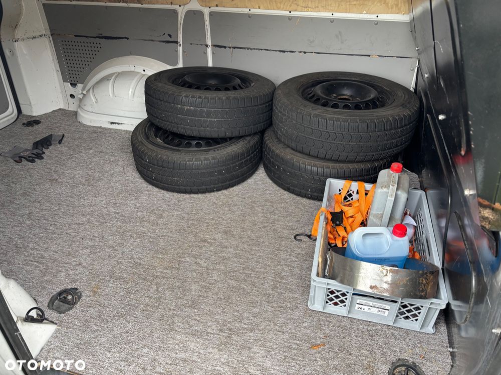 Volkswagen Transporter - 4