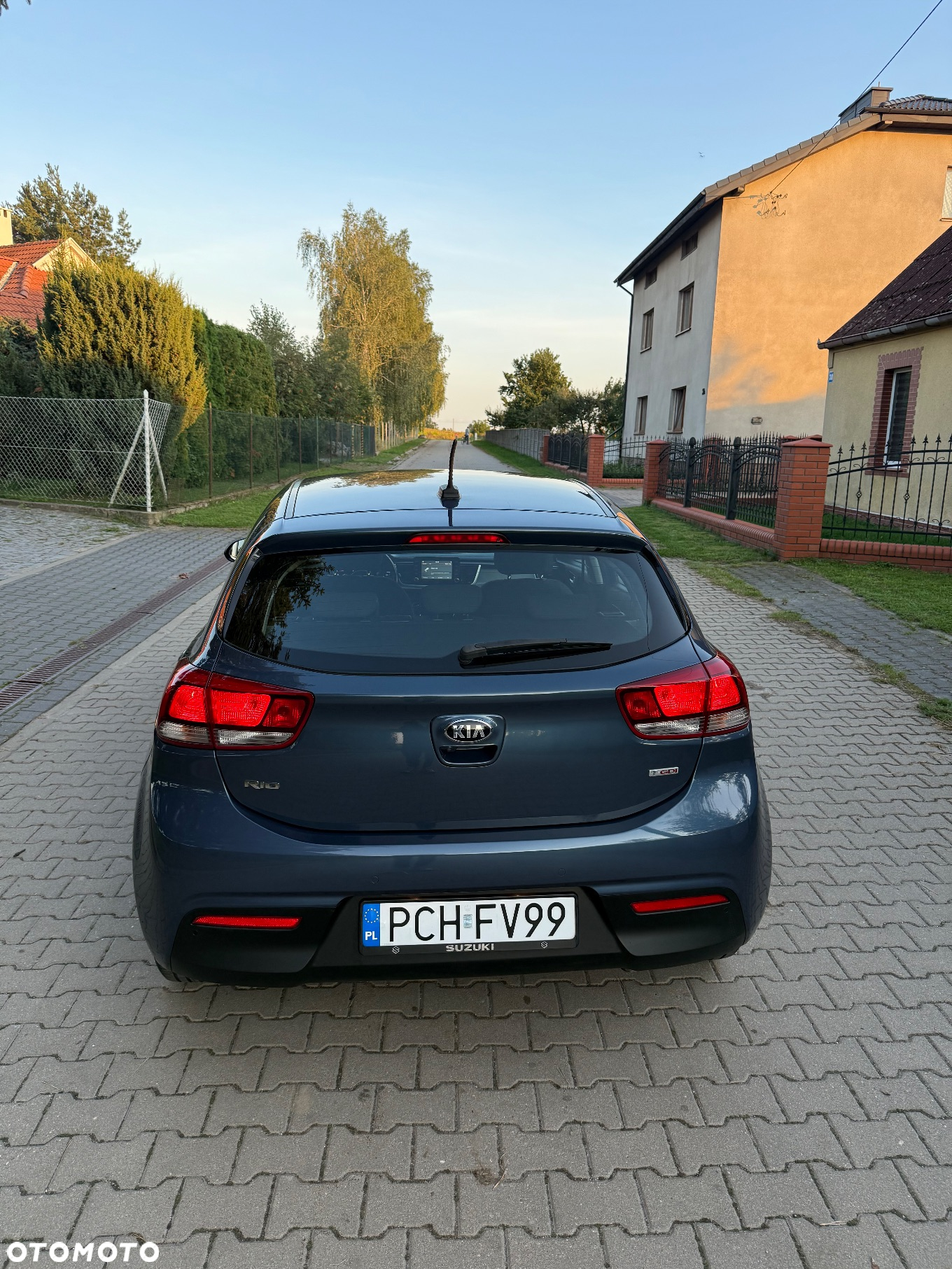 Kia Rio - 4