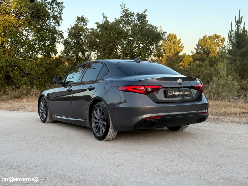 Alfa Romeo Giulia 2.2 D Super AT8 - 10