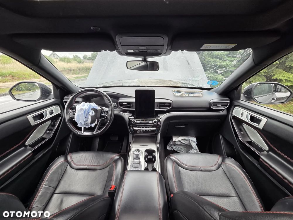 Ford Explorer EcoBoost Plug-in Hybrid ST-LINE - 11
