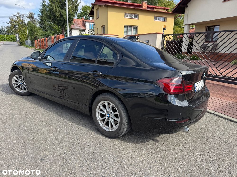 BMW Seria 3 318d Luxury Line EU6 - 7