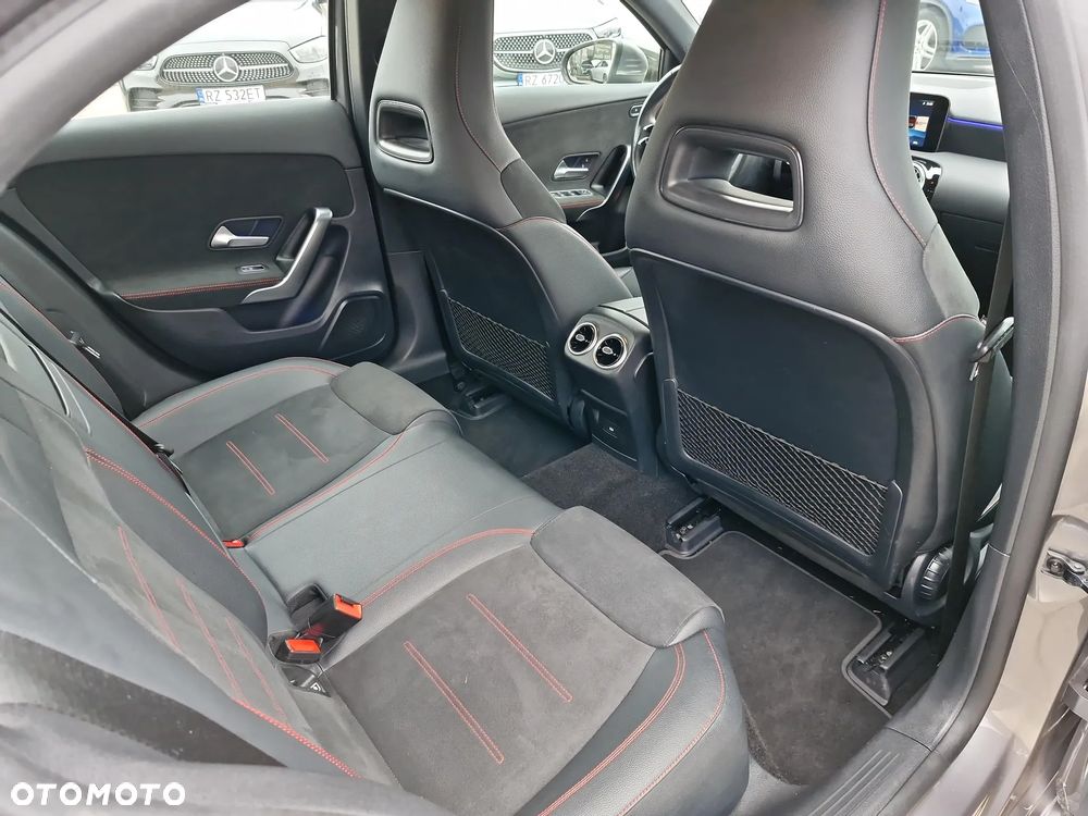 Mercedes-Benz Klasa A 200 AMG Line 7G-DCT - 16