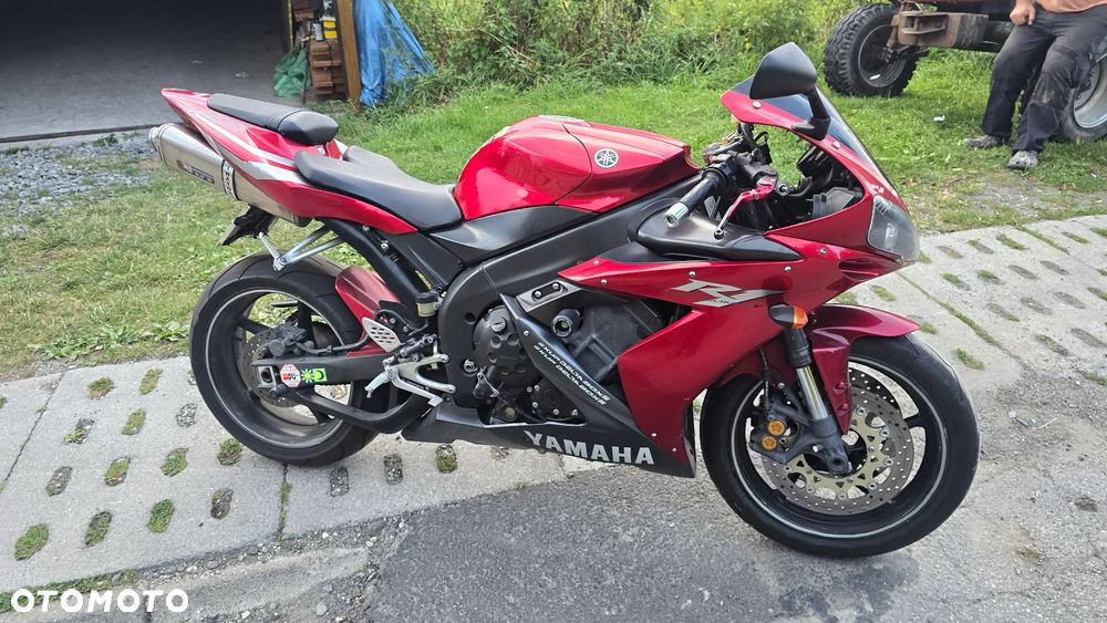 Yamaha R1 - 1