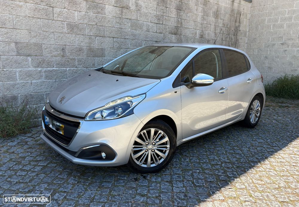 Peugeot 208 1.2 PureTech Style - 1