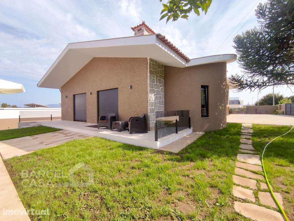 Moradia T4 individual à entrada da cidade de Barcelos - Grande imagem: 5/44