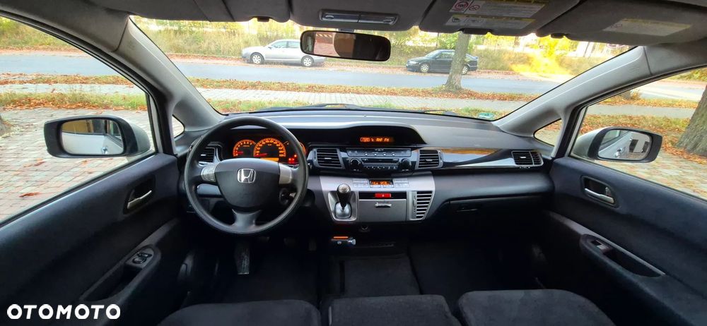Honda FR-V 1.7 - 9