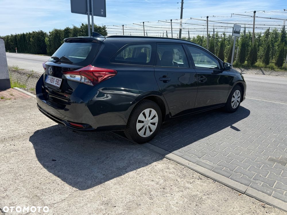 Toyota Auris 1.33 Dual-VVT-i - 6