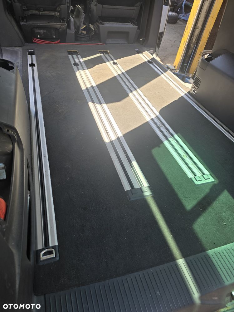 Szyny i dywan multiwan t5  t6 dwoje drzwi - 1
