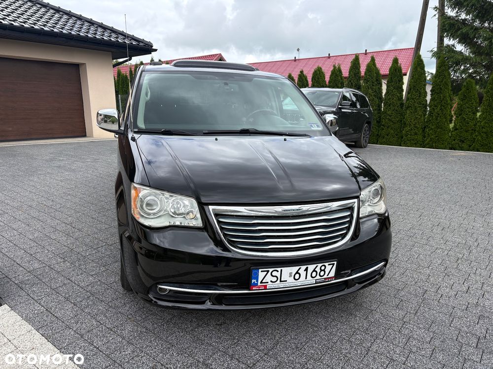 Chrysler Town & Country - 9