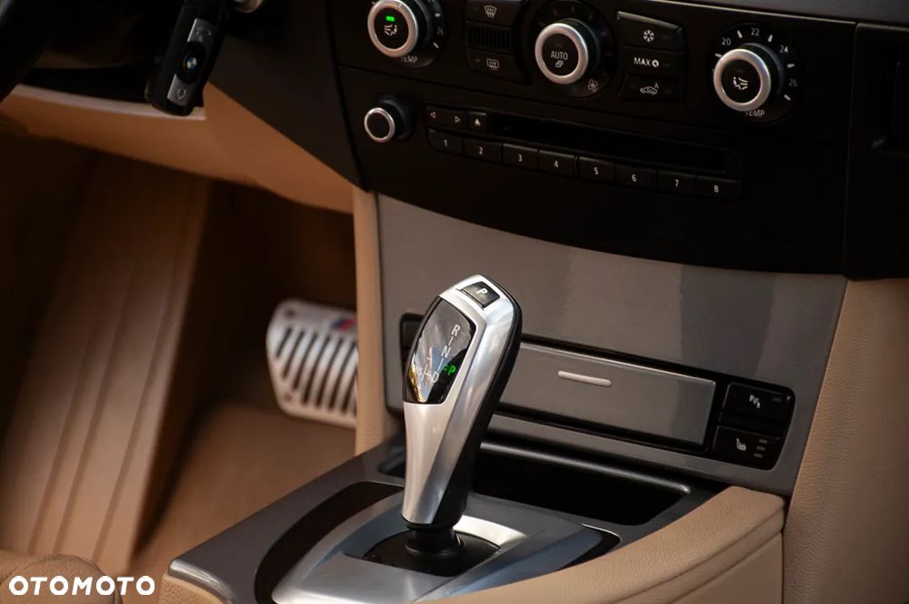 BMW Seria 5 525d - 25