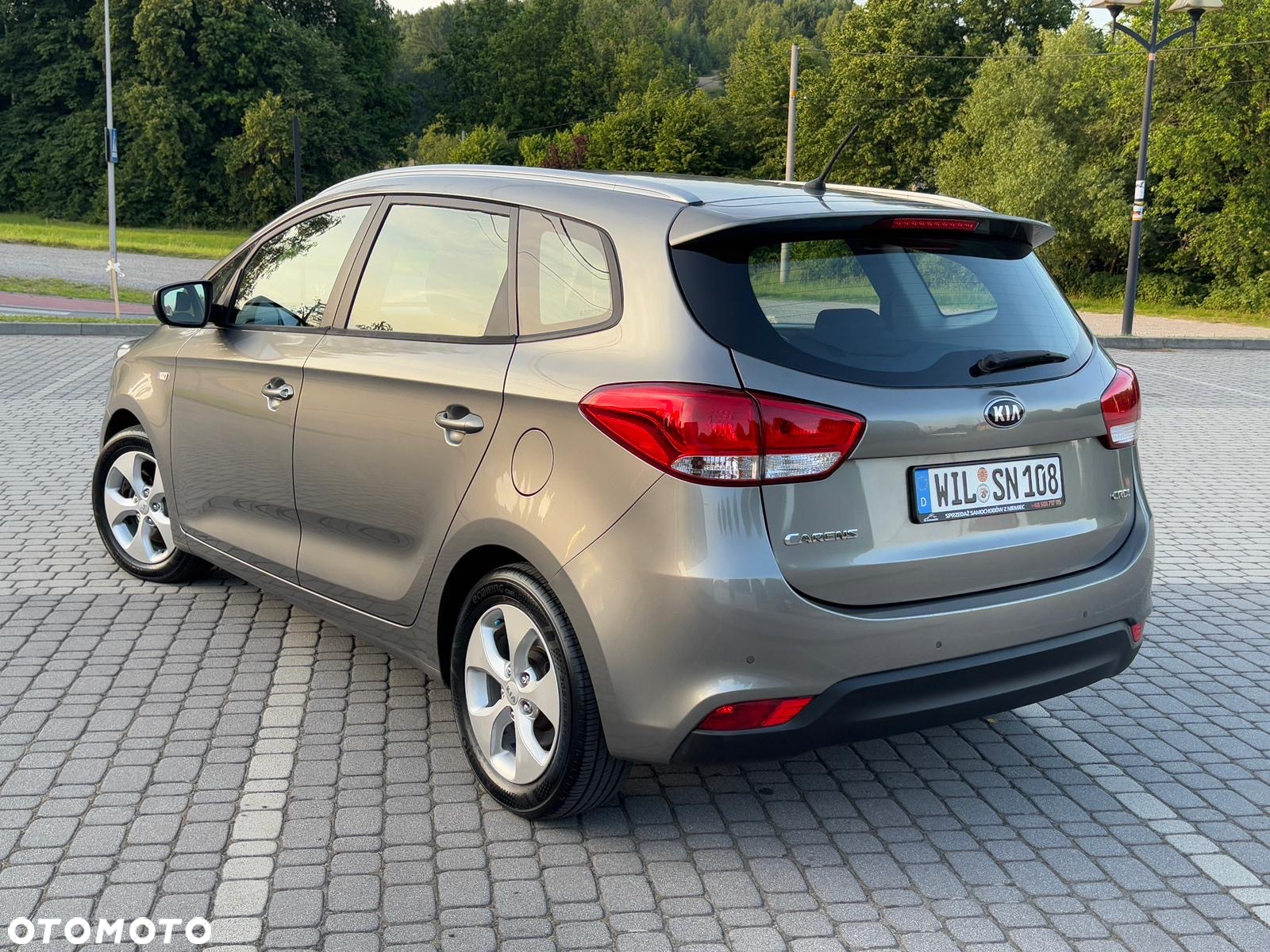 Kia Carens 1.7 CRDi L - 2