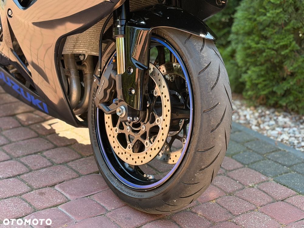 Suzuki GSX-R - 22
