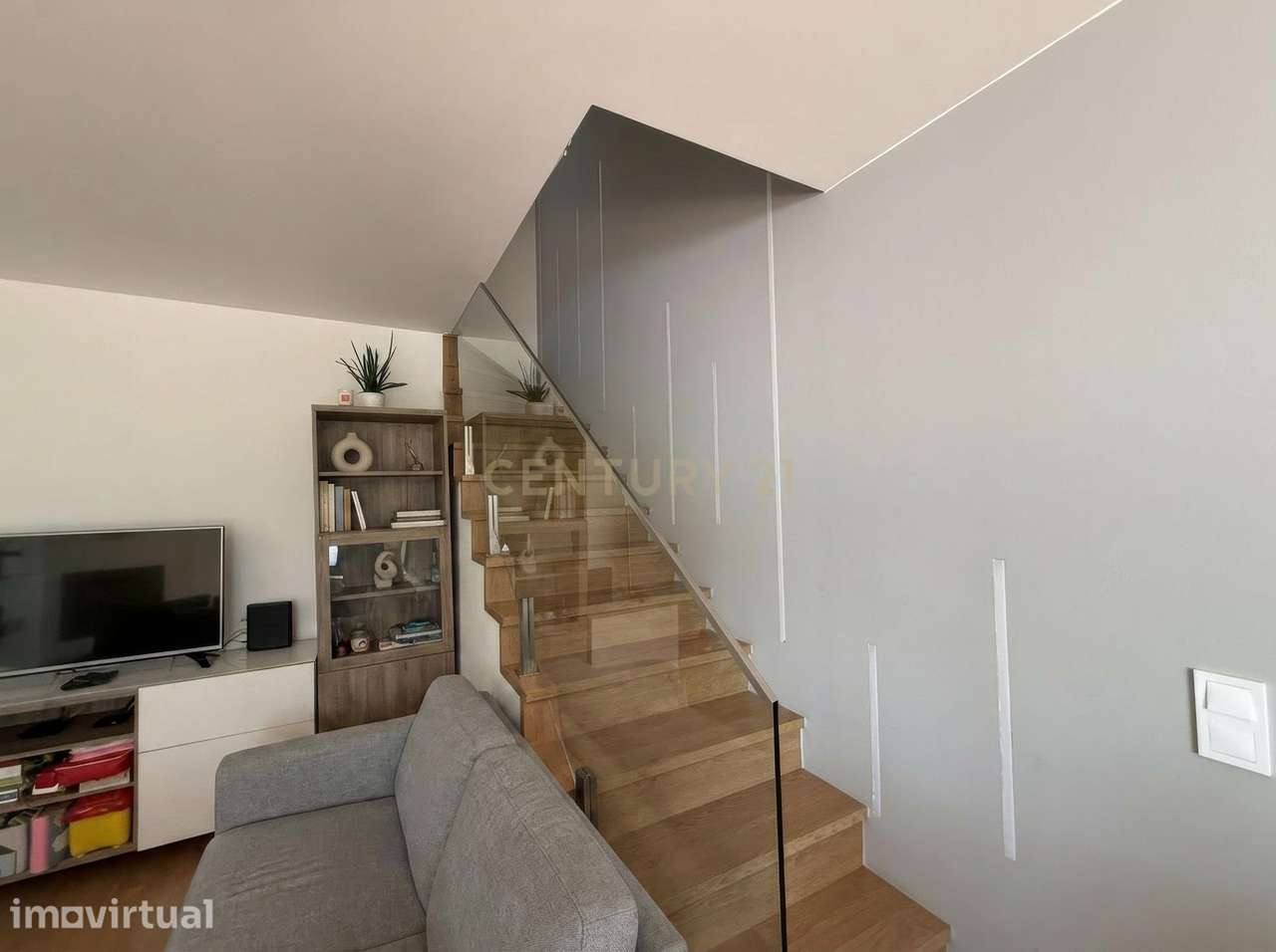 Moradia remodelada T2+1 no centro de Mafra, com pátio e churrasqueira. - Grande imagem: 5/16