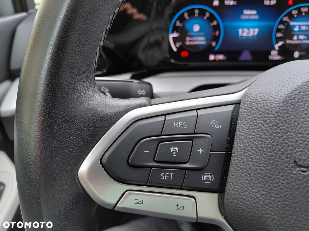 Volkswagen Golf VIII 1.5 TSI EVO Style - 18