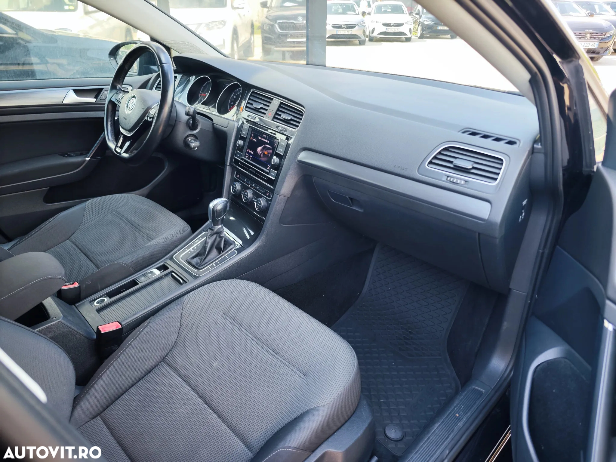 Volkswagen Golf 1.6 TDI DSG Comfortline - 20