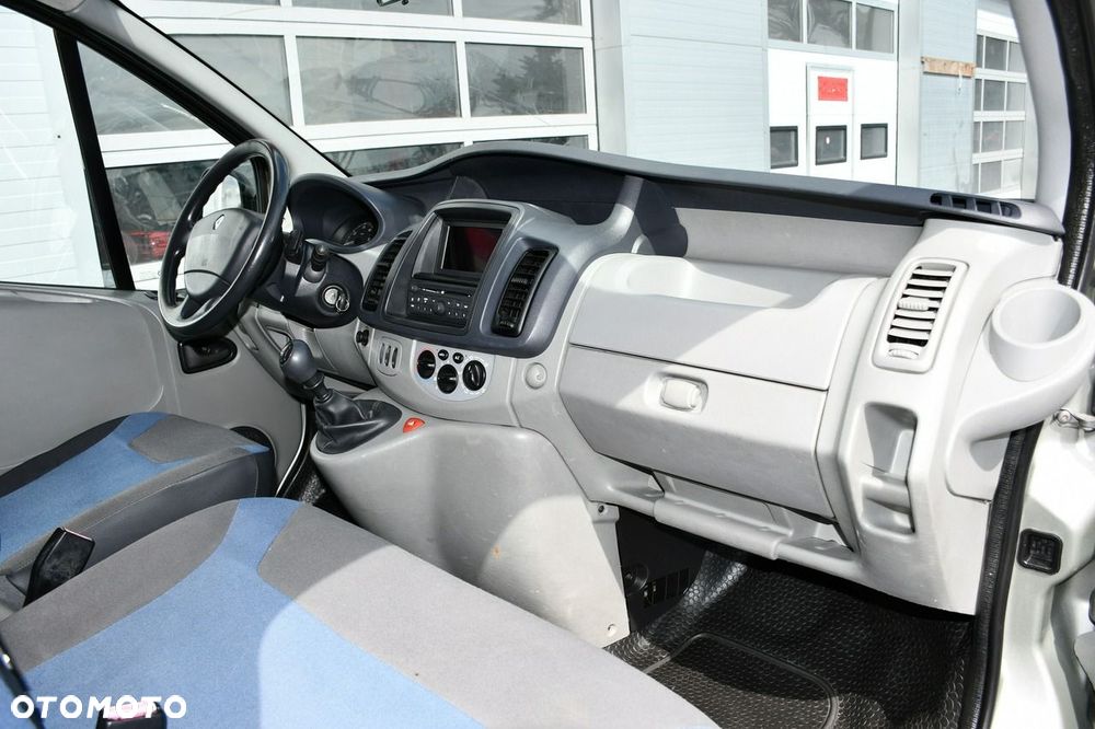 Renault Trafic - 25