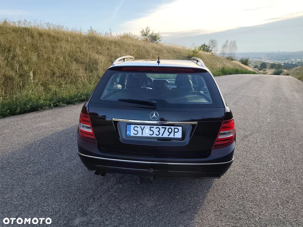 Mercedes-Benz Klasa C 180 CGI BlueEff Avantgarde - 13