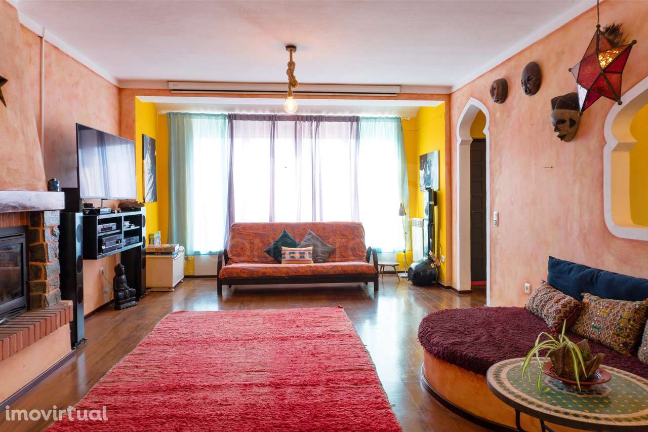 Moradia com duas habitações independentes, terreno e grande potenci... - Grande imagem: 5/49