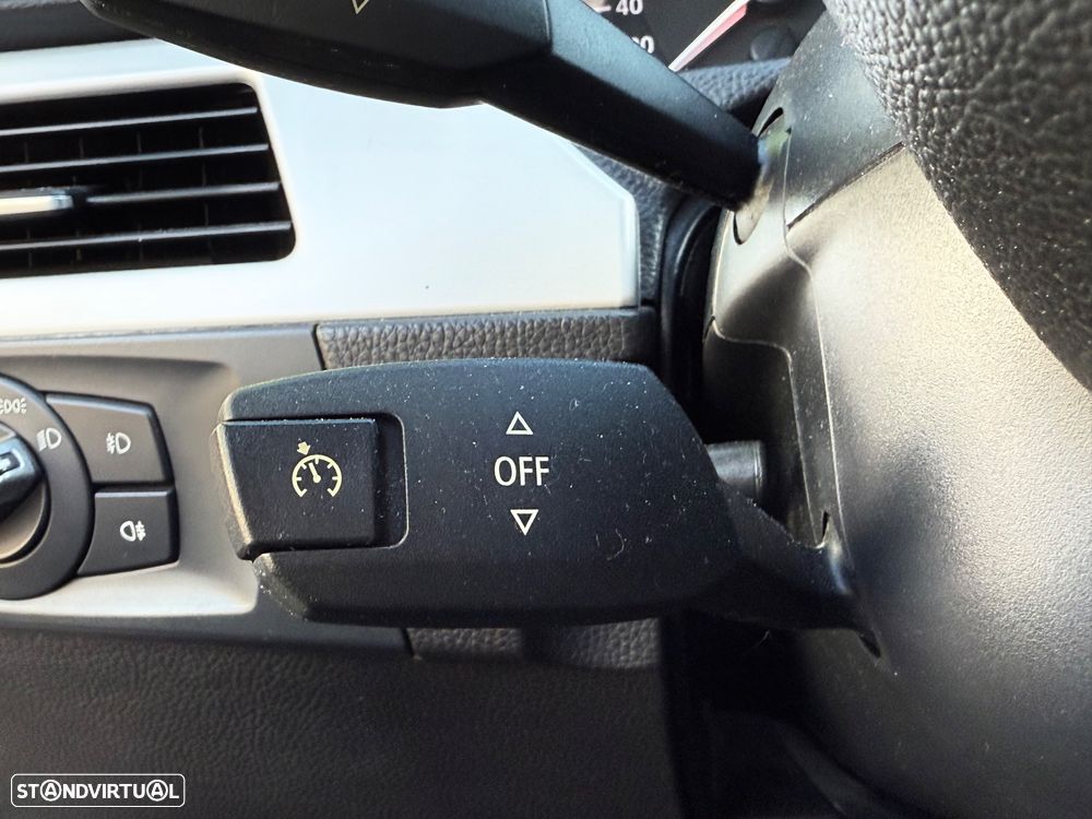 BMW 318 d LifeStyle - 18