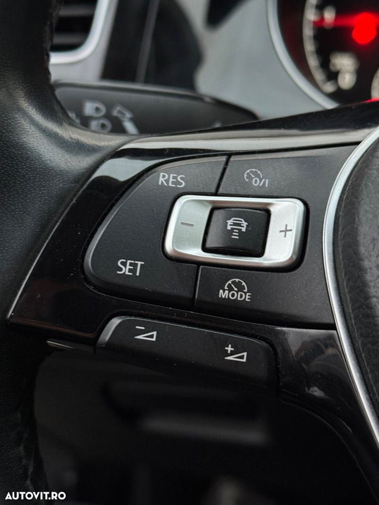 Volkswagen Golf 2.0 TDI (BlueMotion Technology) Highline - 13