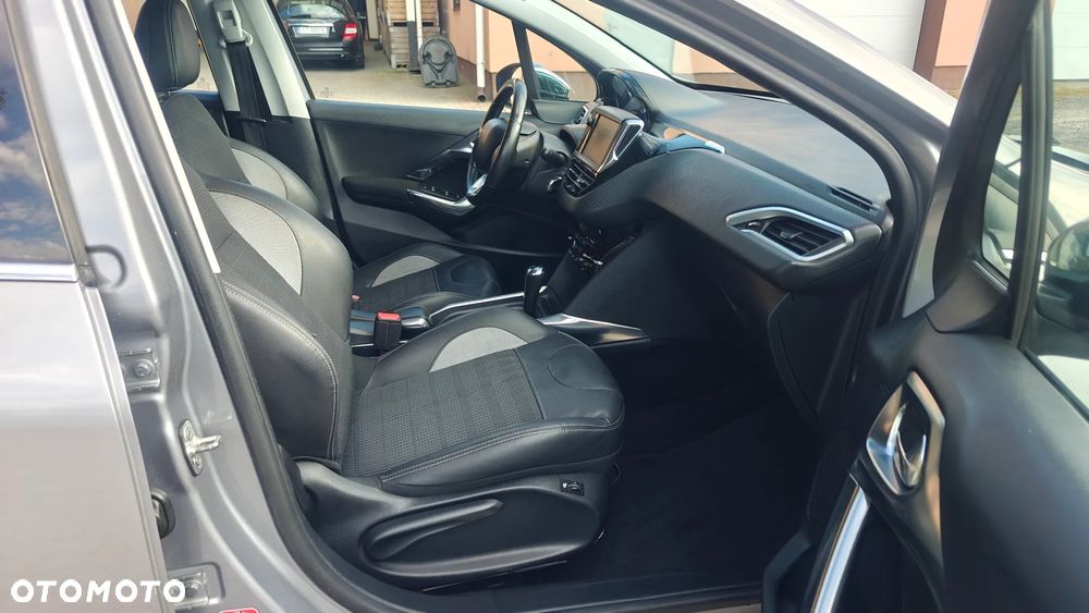 Peugeot 2008 1.6 VTi Allure - 24