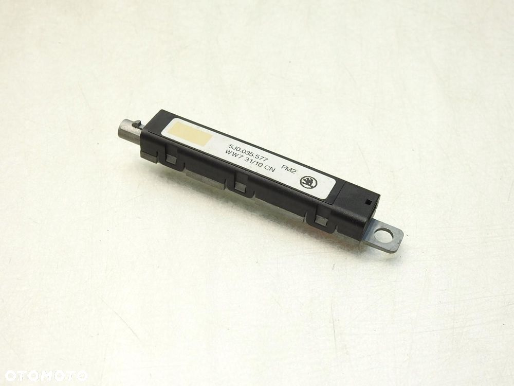WZMACNIACZ ANTENOWY SKODA FABIA II 5J0035577 - 8