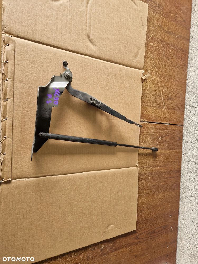 ZAWIAS MASKI PRAWY VOLVO XC90 2003r 2012r KOMPLETNY - 1