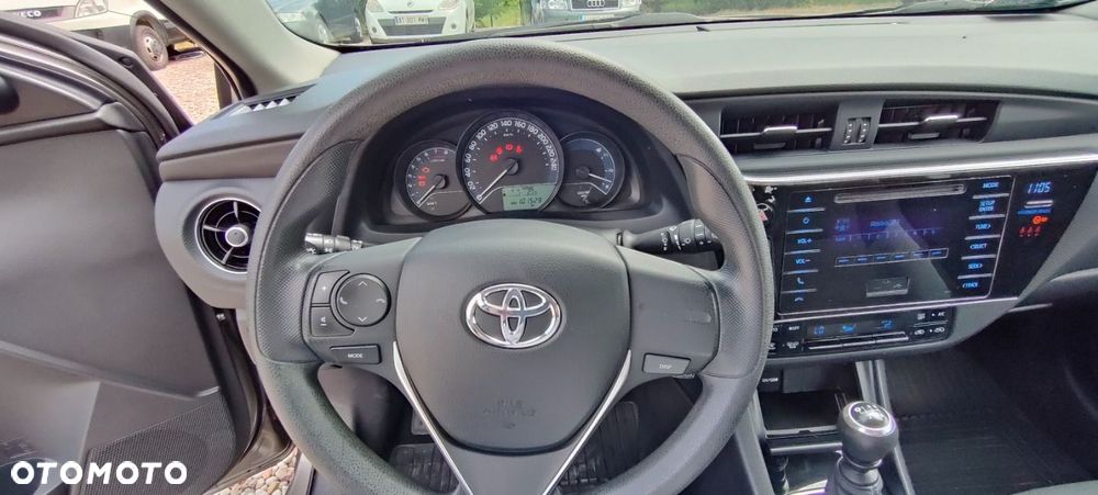 Toyota Auris - 17