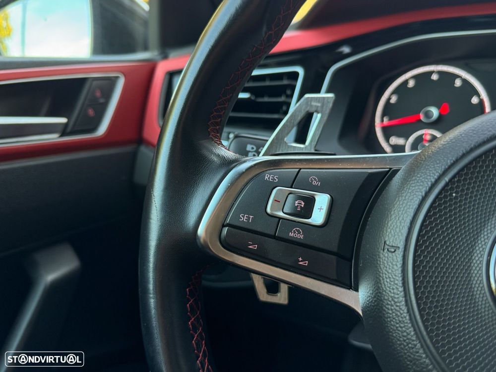 VW Polo 2.0 TSI GTI DSG - 37