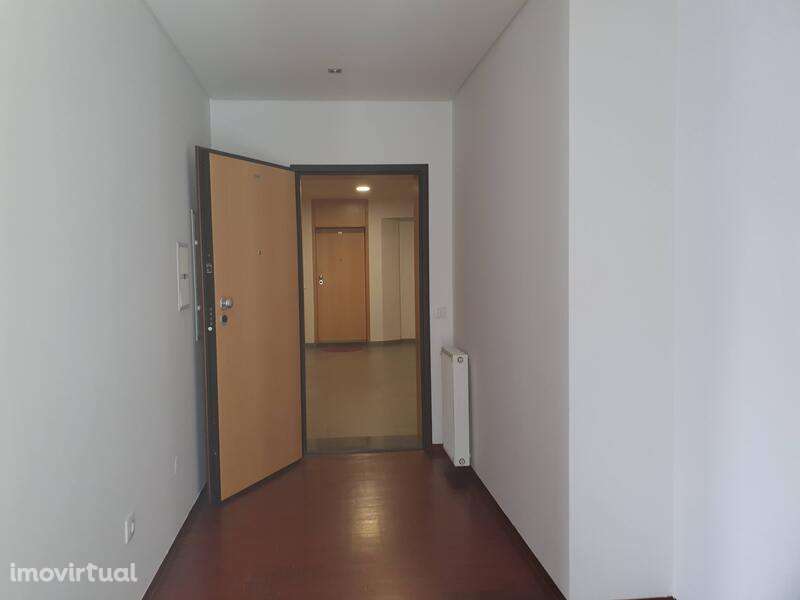 Apartamento T2 - Praça das Flores - Porto - Grande imagem: 2/17