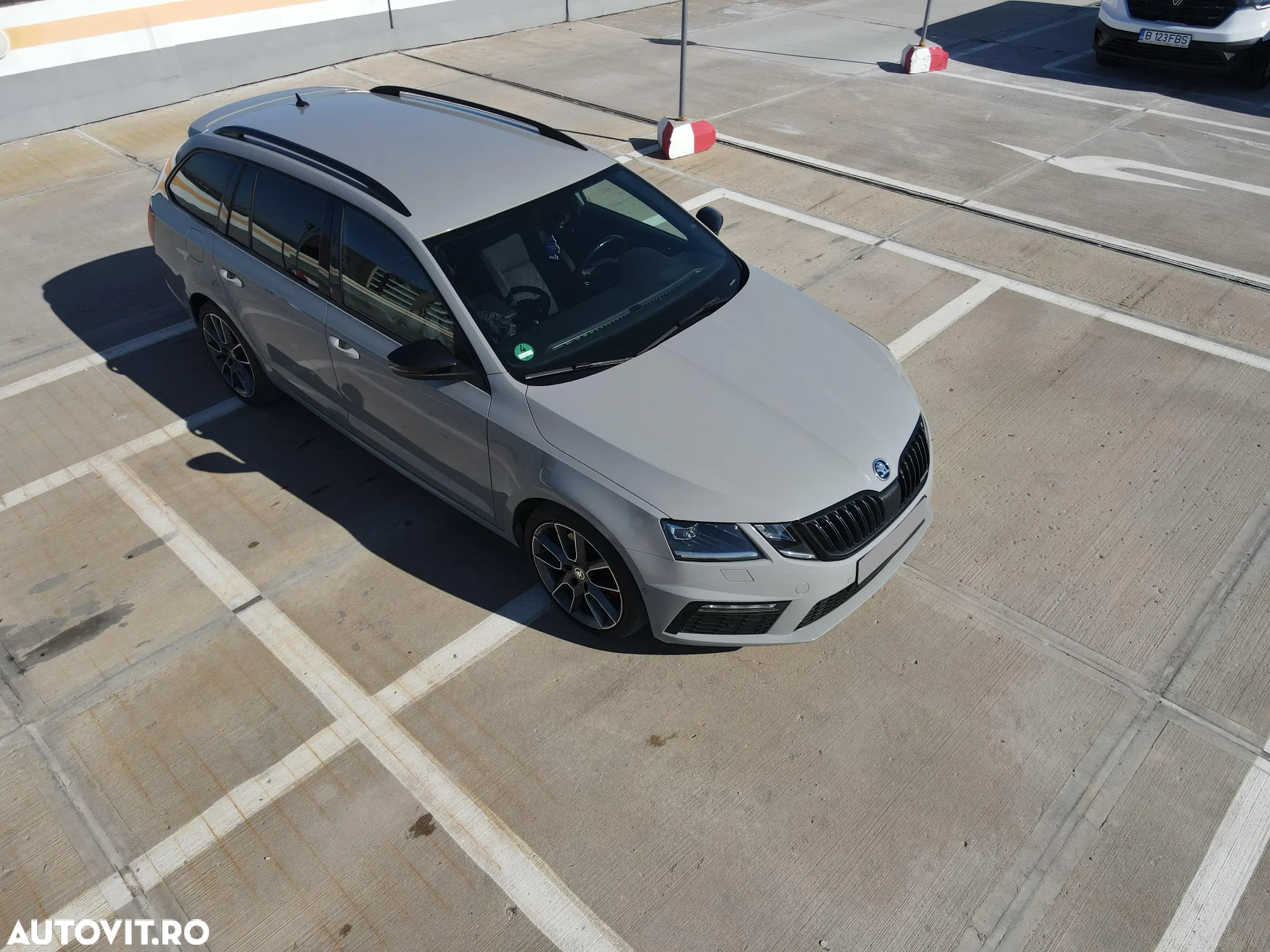 Skoda Octavia Combi 2.0 TDI 4x4 DSG RS - 16