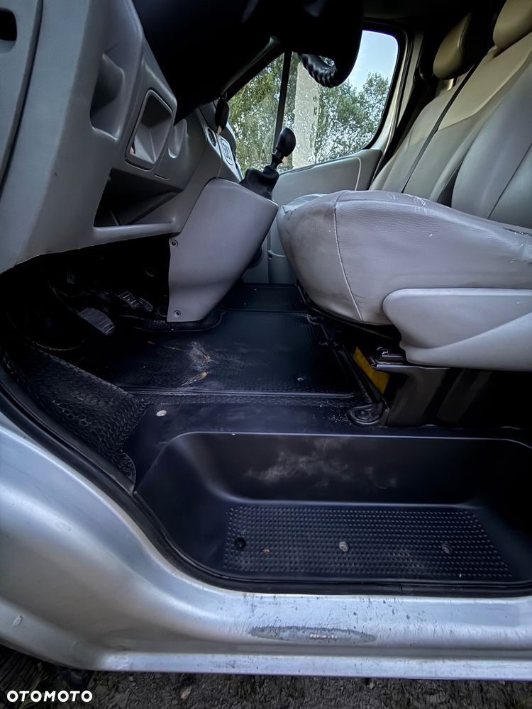 Opel VIVARO - 12