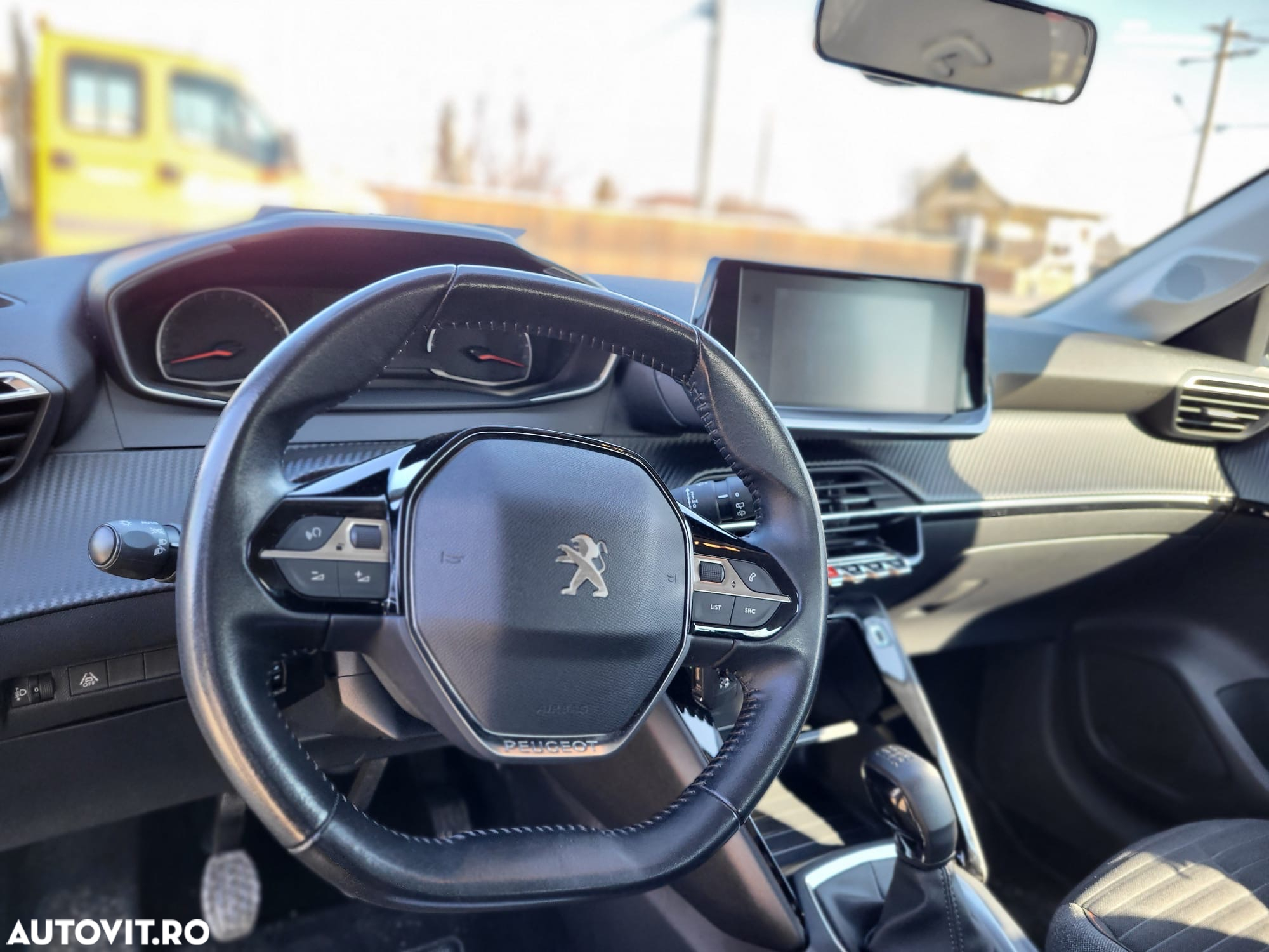 Peugeot 208 1.2L PureTech 75 S&S BVM5 Active - 10
