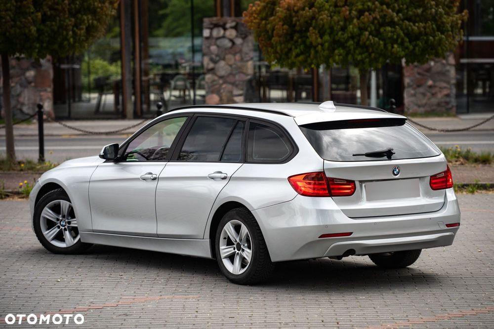 BMW Seria 3 318d DPF - 8