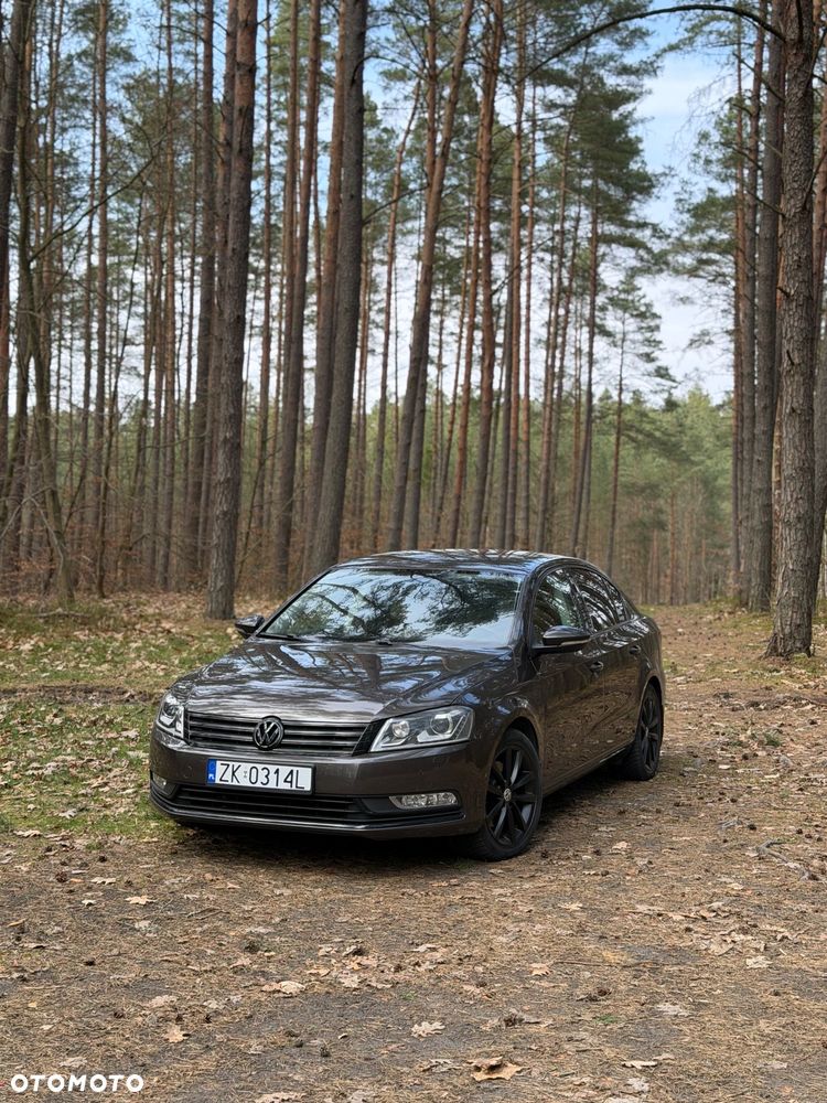Volkswagen Passat - 8